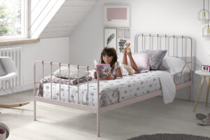 Metalen bed Alice van Vipack