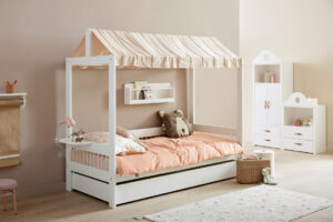 Kinderkamer hemelbed van Lifetime