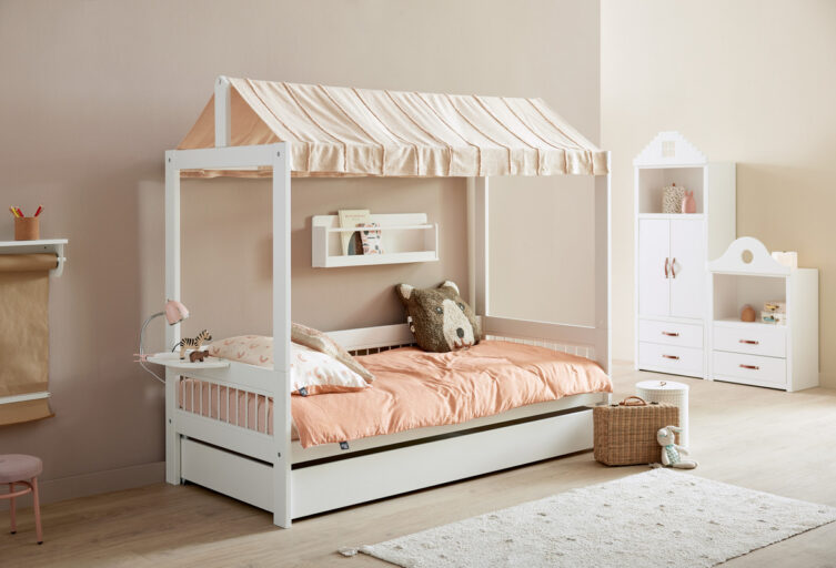 Kinderkamer hemelbed van Lifetime