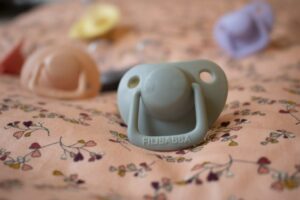 Fopspenen Moss Green 2-Pack 0-6M Filibabba