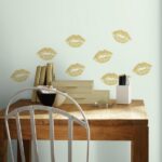 Muursticker Lips Gold And Glitter Roommates