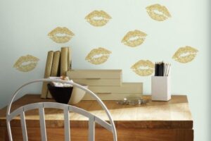 Muursticker Lips Gold And Glitter Roommates