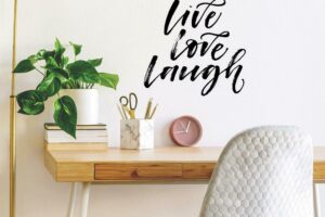 Muursticker Live Laugh Love Roommates