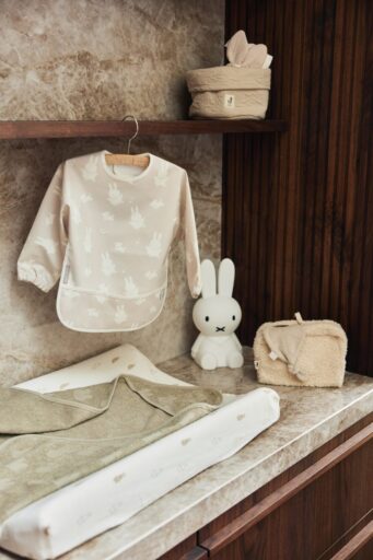 Slabbetje Met Mouwen Miffy & Snuffy Jollein