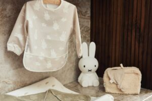 Slabbetje Met Mouwen Miffy & Snuffy Jollein