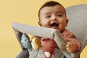 Speelboog Wipstoel Soft Friends Babybjorn