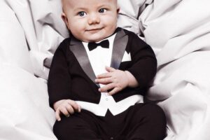 Kruippakje Tiny Suit Zwart Strikje 6-9M