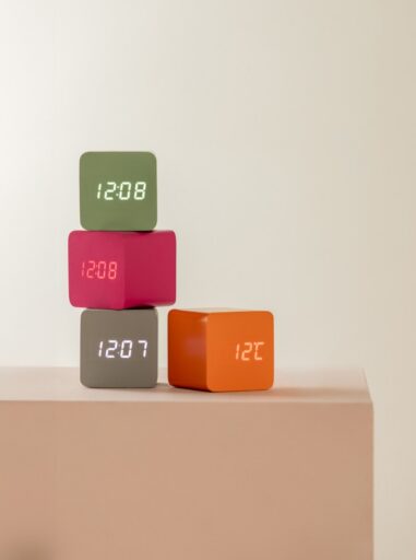 Wekker Spry Square Bright Orange Karlsson