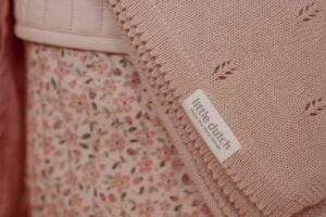Ledikantdeken Gebreid Pure Pink Blossom Little Dutch